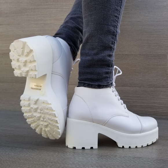 Grunge 90s Chunky Heel Platform Lace Ankle Boots - Picture 5 of 8